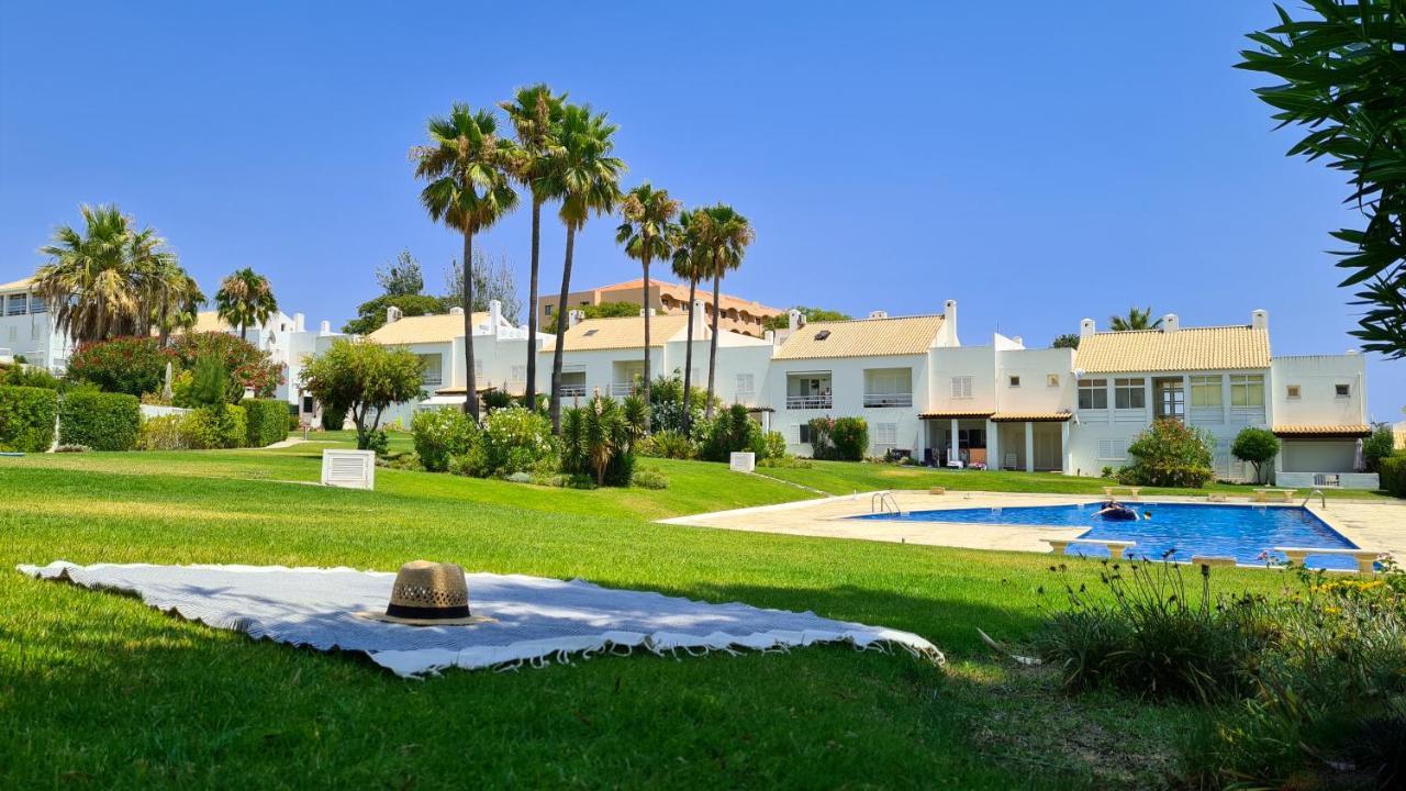 Beach Villa With Ocean View And Rooftop Cinema Гия Экстерьер фото