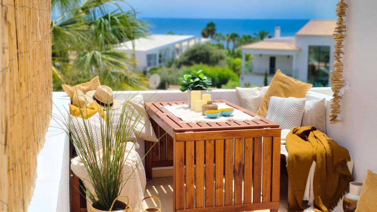 Beach Villa With Ocean View And Rooftop Cinema Гия Экстерьер фото