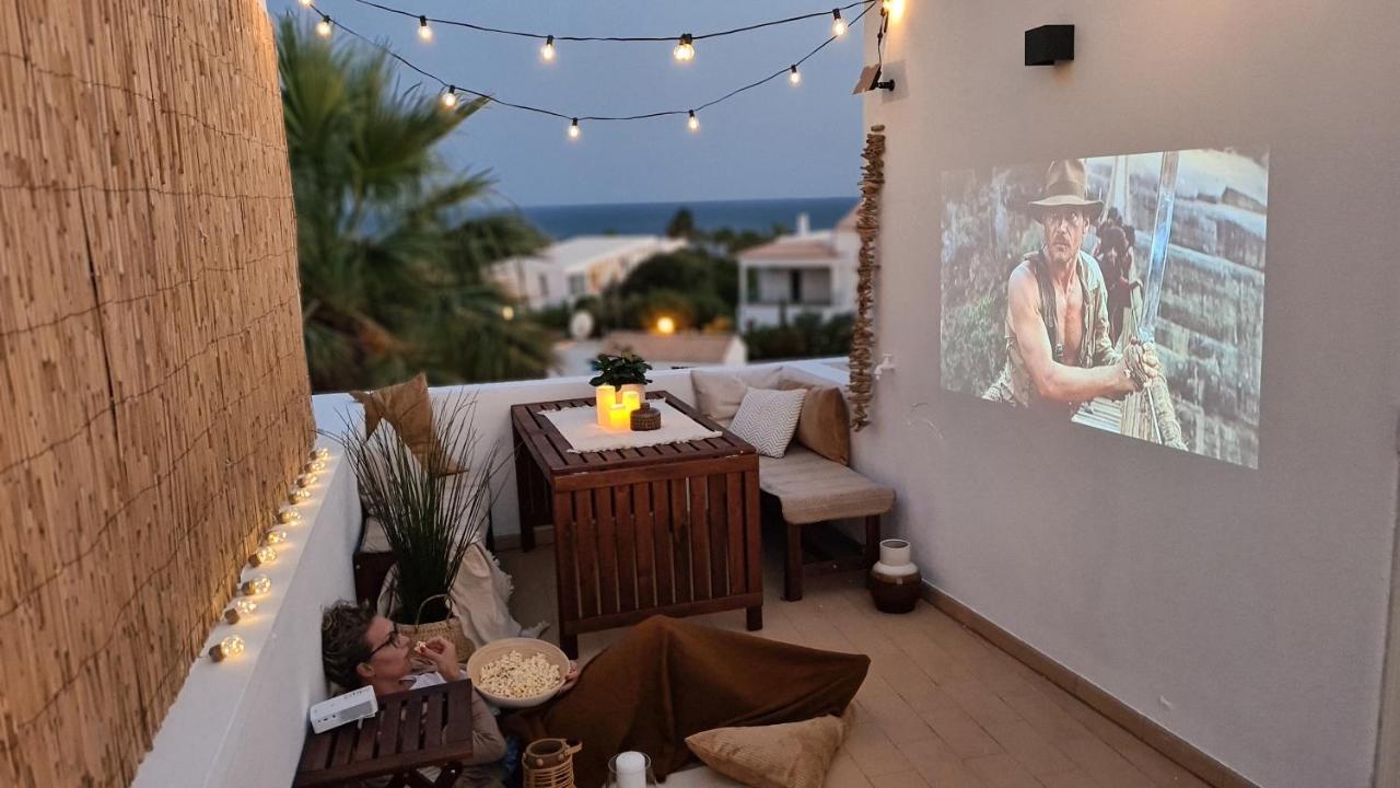 Beach Villa With Ocean View And Rooftop Cinema Гия Экстерьер фото